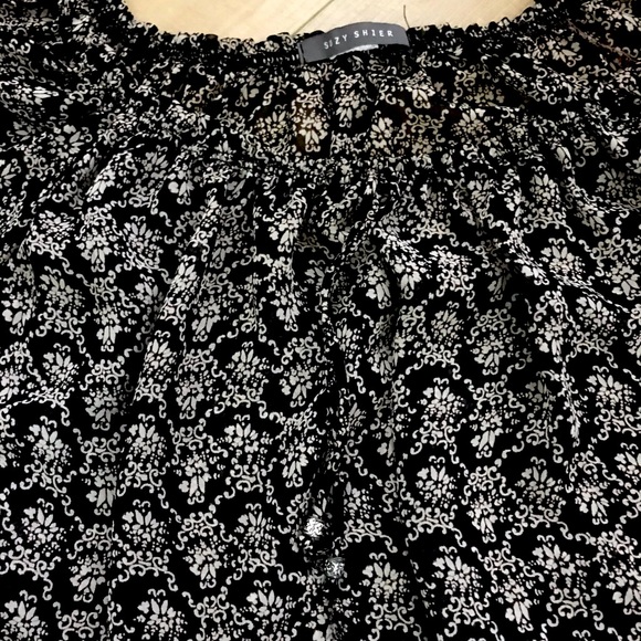 Top - Picture 1 of 2